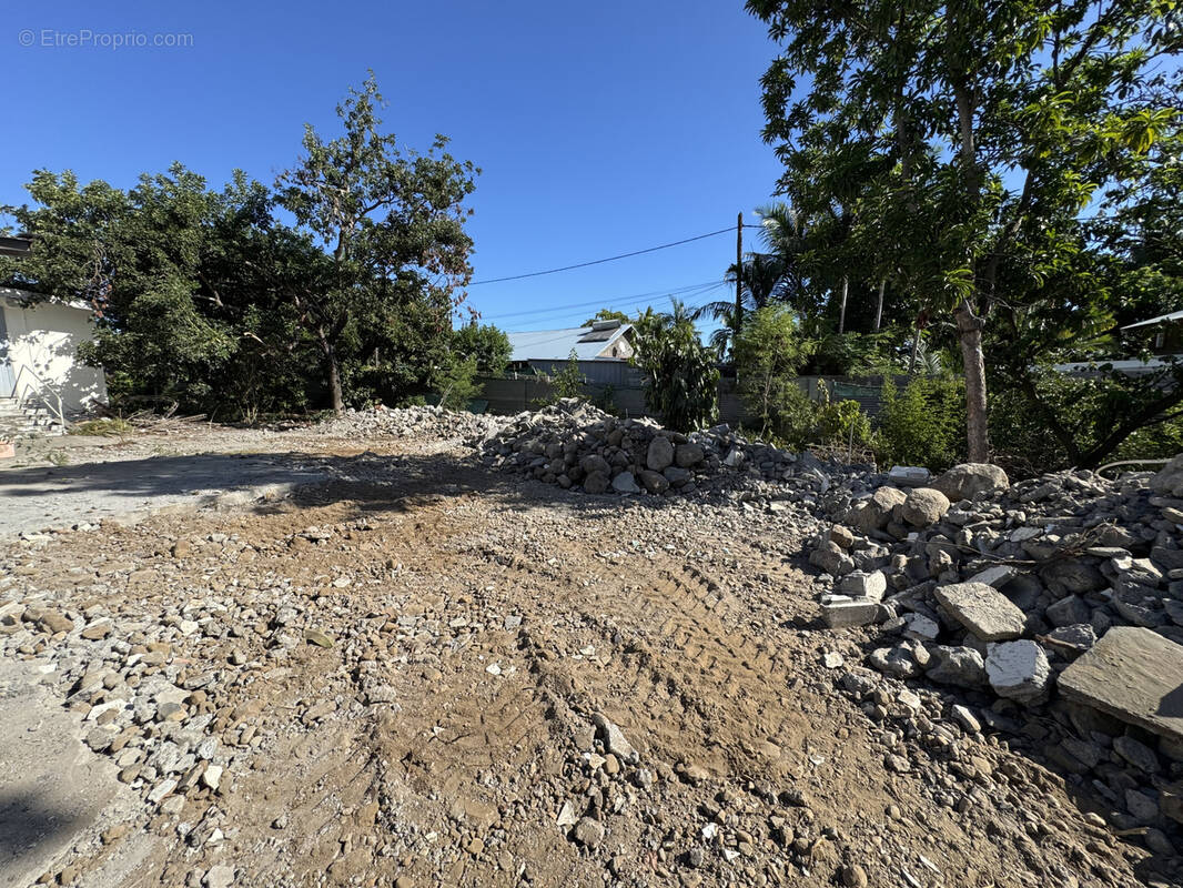 Terrain à SAINT-LOUIS