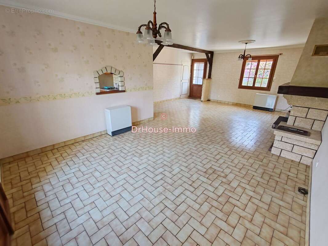 Maison à VAUX-SUR-VIENNE