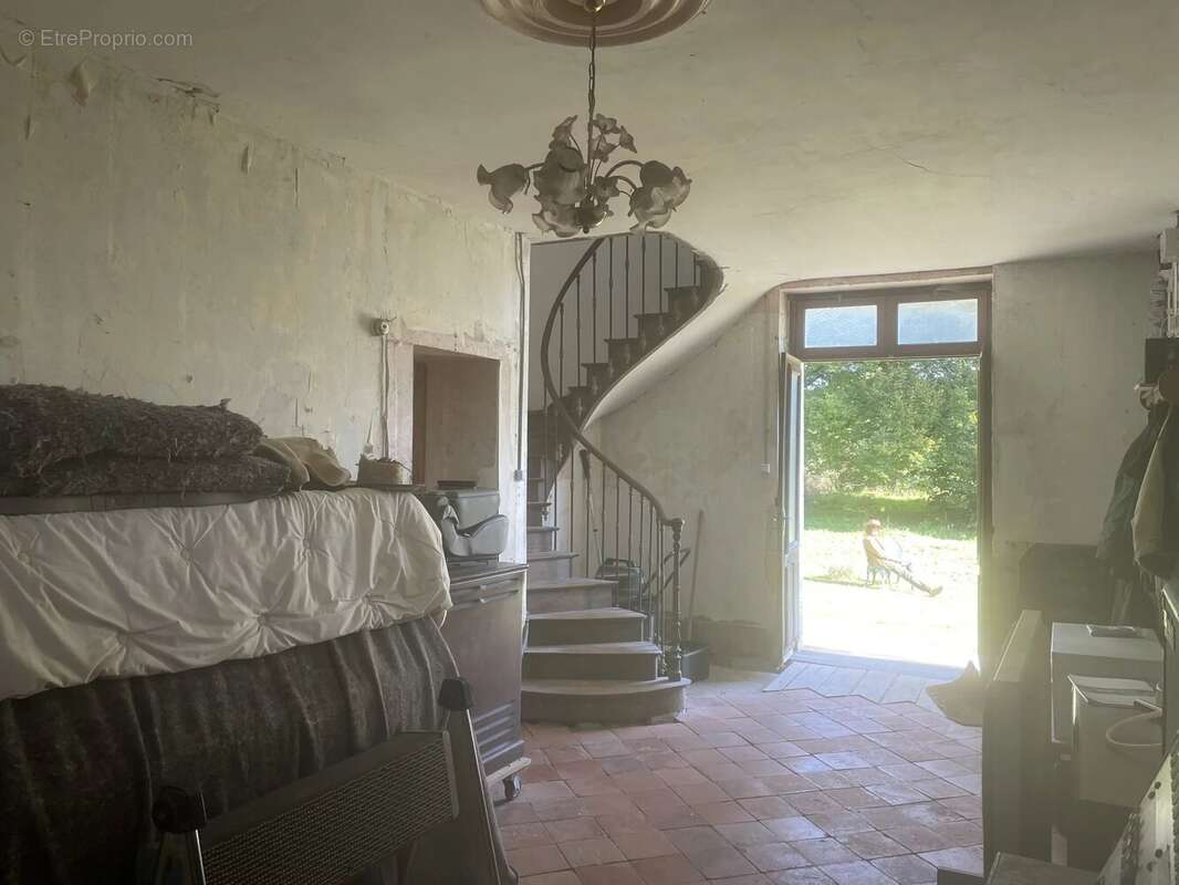 Maison à SAINT-MARTIAL-SUR-NE