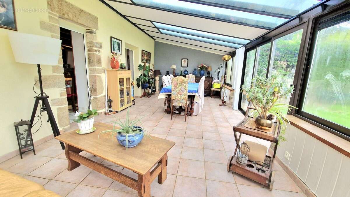 Maison à BAINS-SUR-OUST