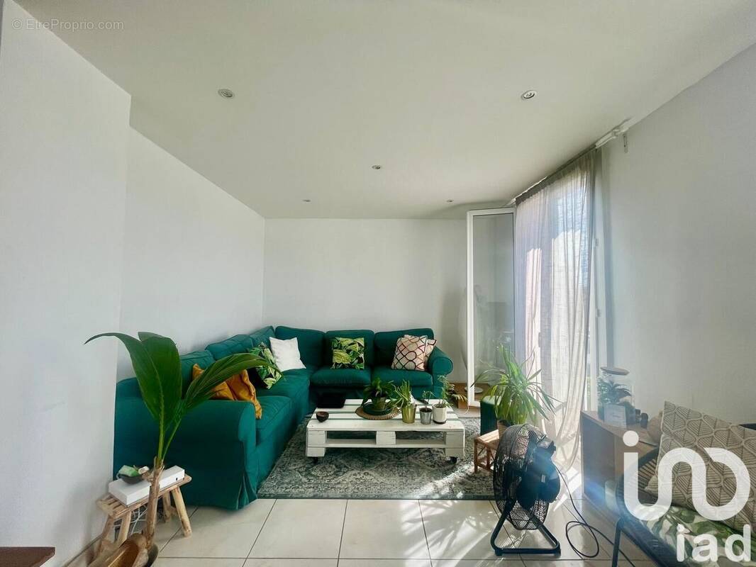 Photo 1 - Appartement à MARSEILLE-12E