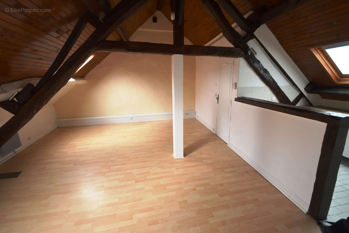 Appartement à VETHEUIL