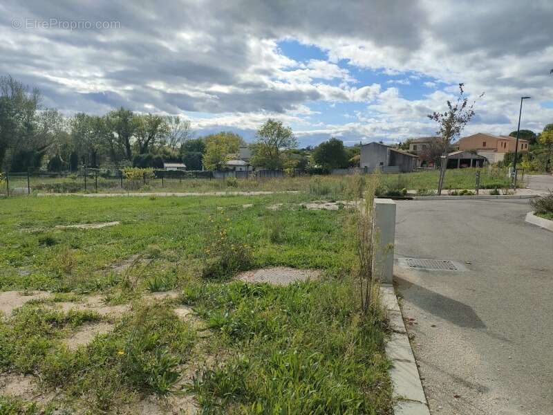 Terrain à SAINT-MAMERT-DU-GARD