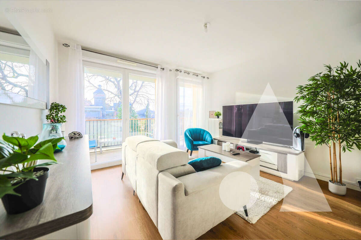 Appartement à CORBEIL-ESSONNES