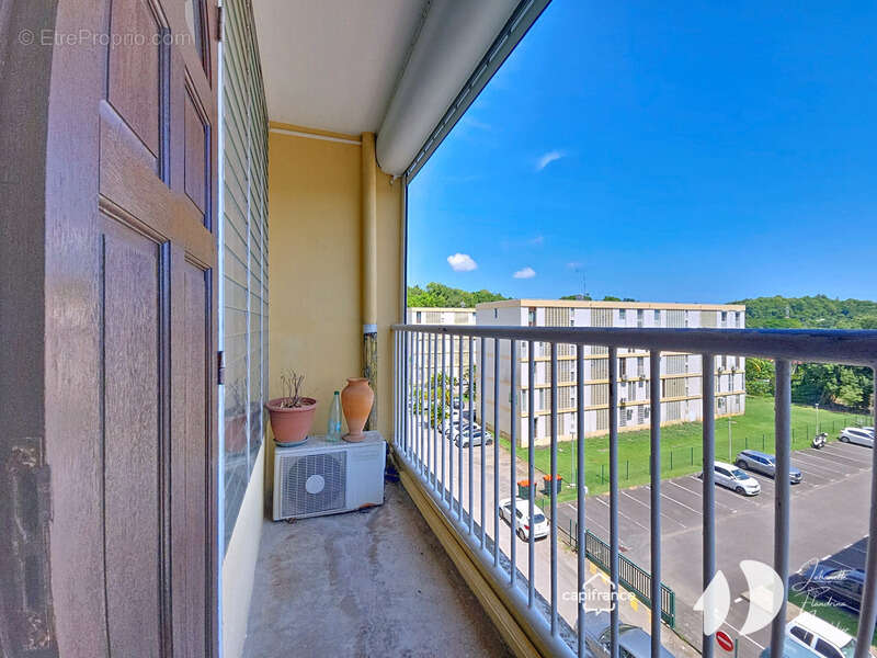Appartement à LES ABYMES