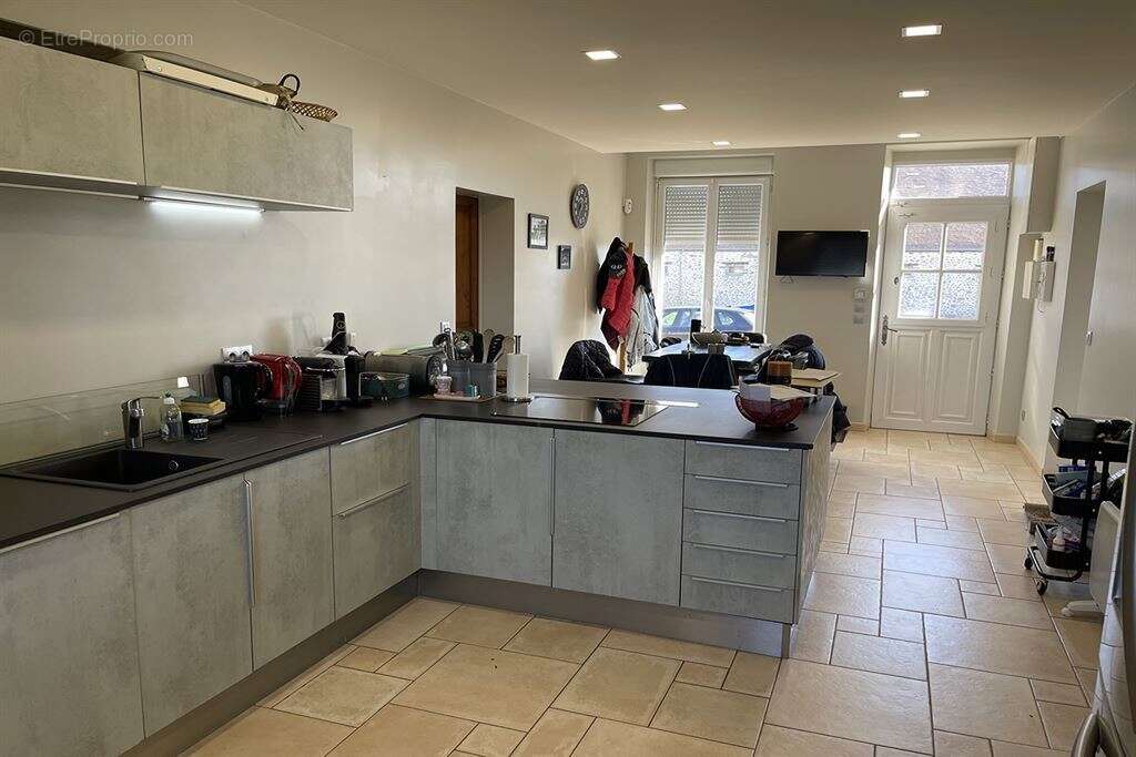 Maison à CLOS-FONTAINE