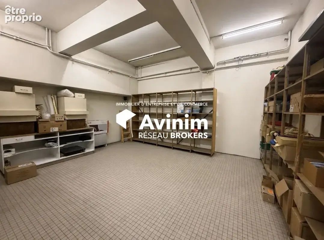 Commerce 215 m² à Paris-15e  - photo 3