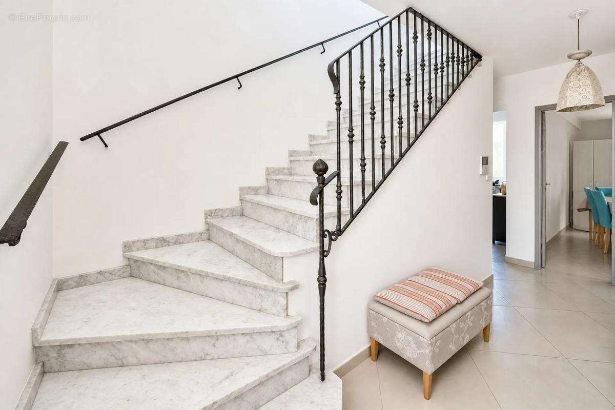 Grande Maison Louée 7 Pièces à Villelongue - photo 7