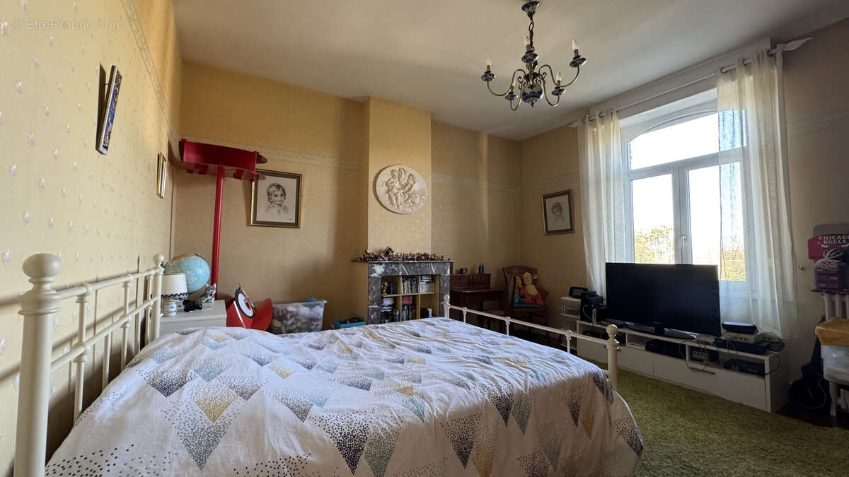 Maison à AIX-NOULETTE