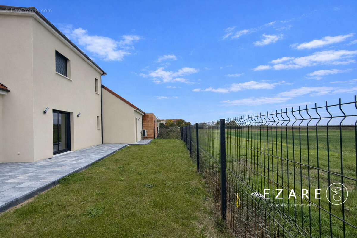 Maison 139 m² à Saint-Julien  - photo 2
