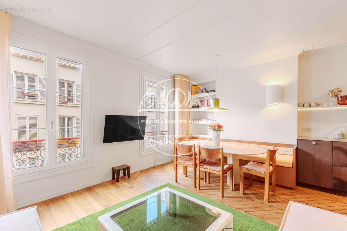 Appartement à PARIS-3E