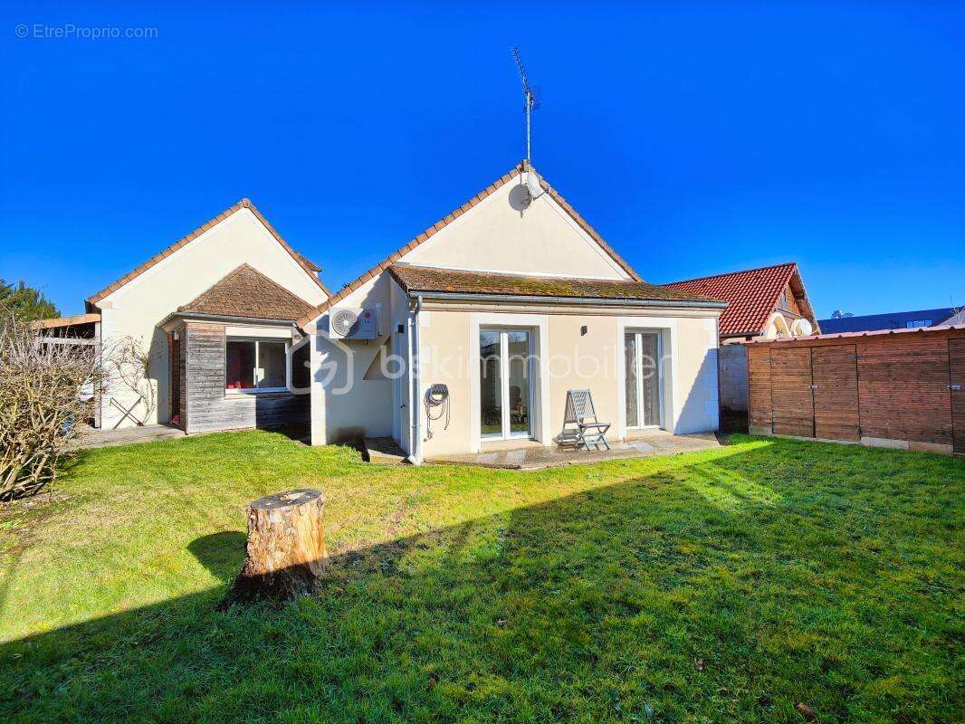 Maison à BAZAINVILLE