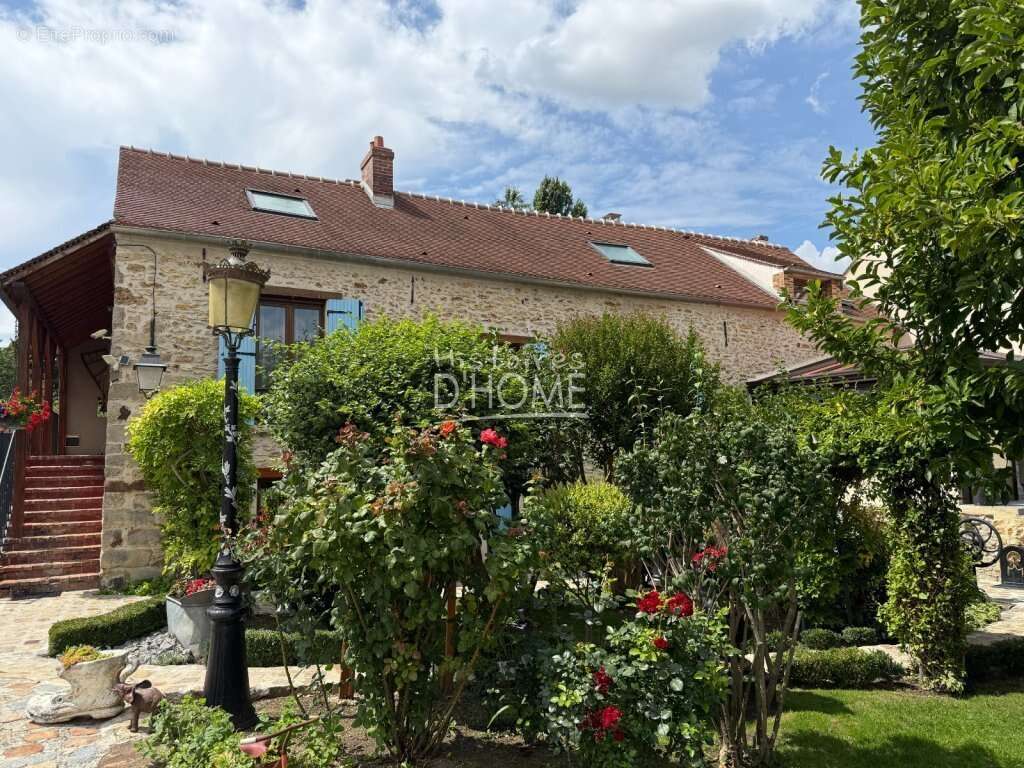 Maison à BERNAY-VILBERT