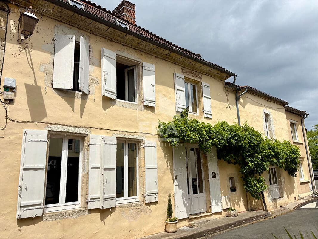Maison à PORT-SAINTE-FOY-ET-PONCHAPT