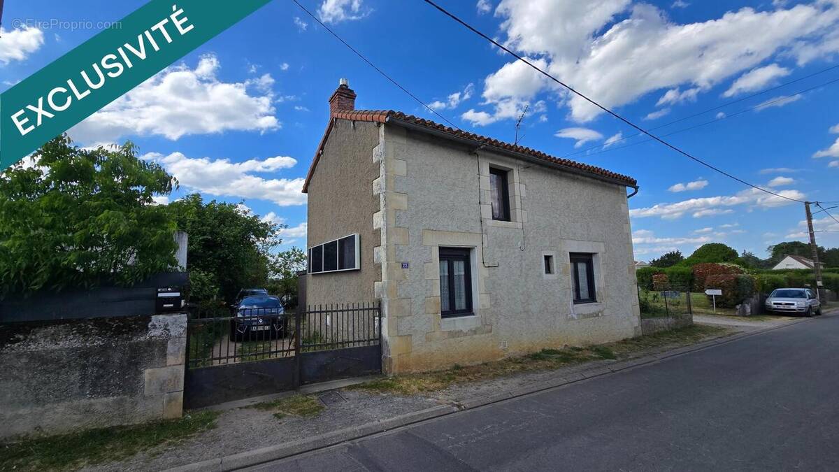 Photo 1 - Maison à MONTMORILLON