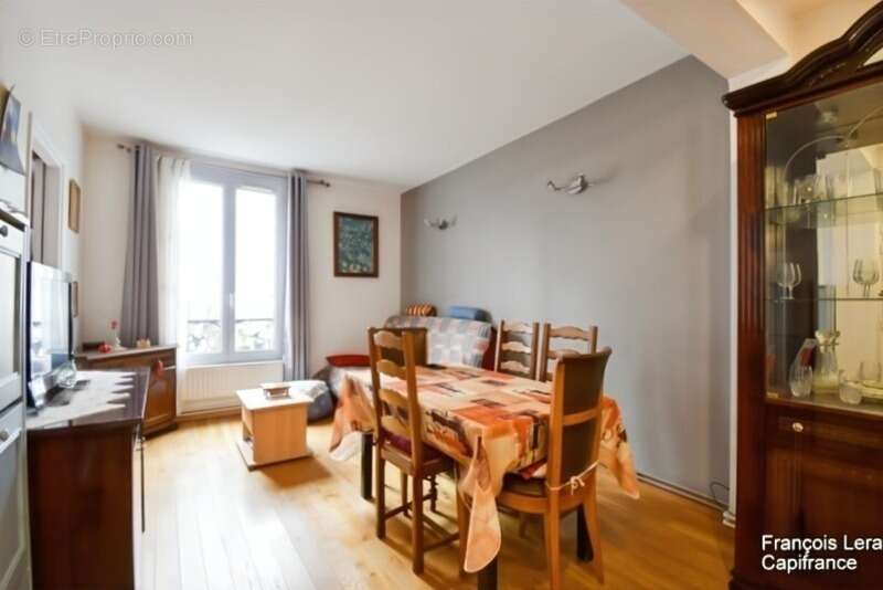 Appartement à vendre 2 pièces avec cave PARIS 17EME ARRONDISSEMENT (75) - rue Guy Môquet - 34 m2 Loi Carrez - 315 000 € honorair - photo 2