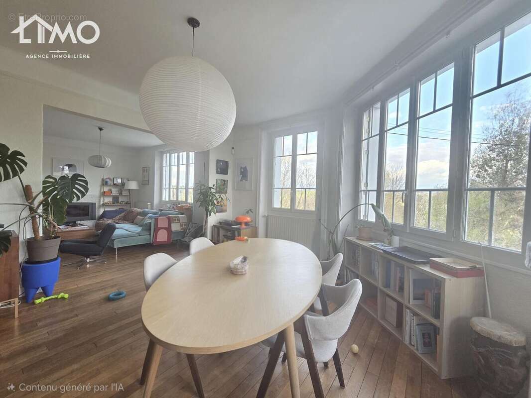 Maison à SAINT-LEONARD-DE-NOBLAT