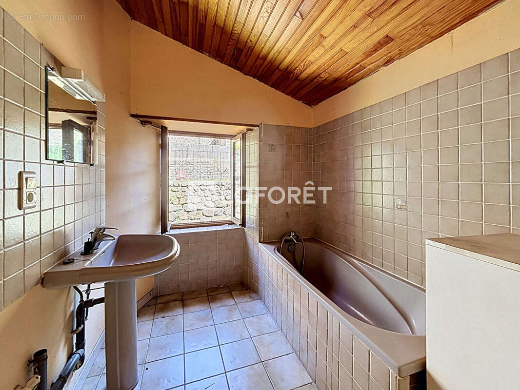 Appartement à POLIGNAC