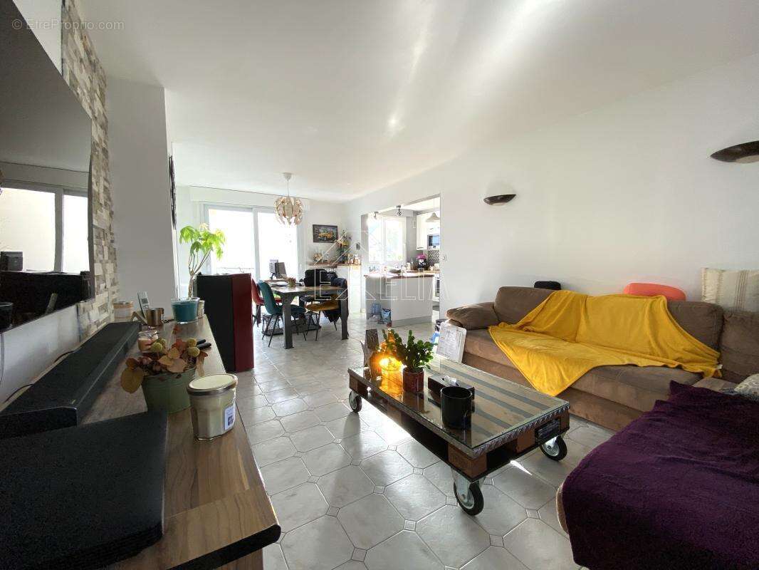 Maison à ROSNY-SUR-SEINE