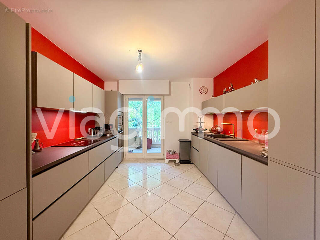 Appartement à LA VALETTE-DU-VAR