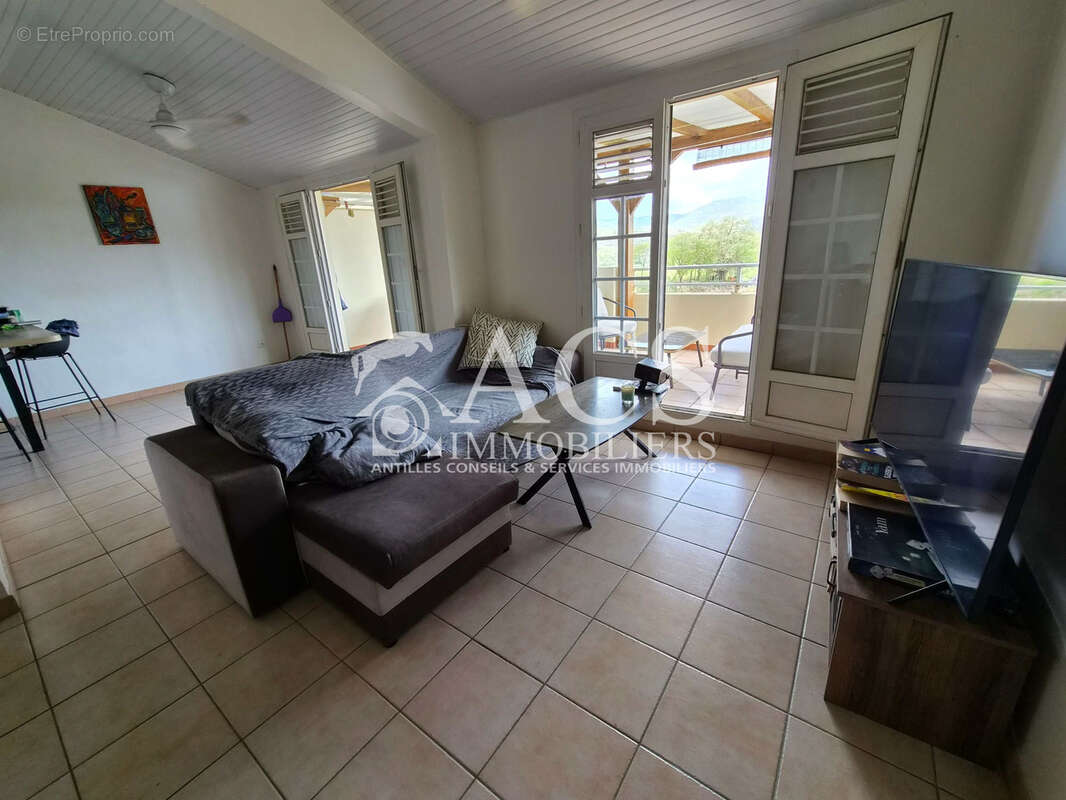 Appartement à SAINTE-LUCE