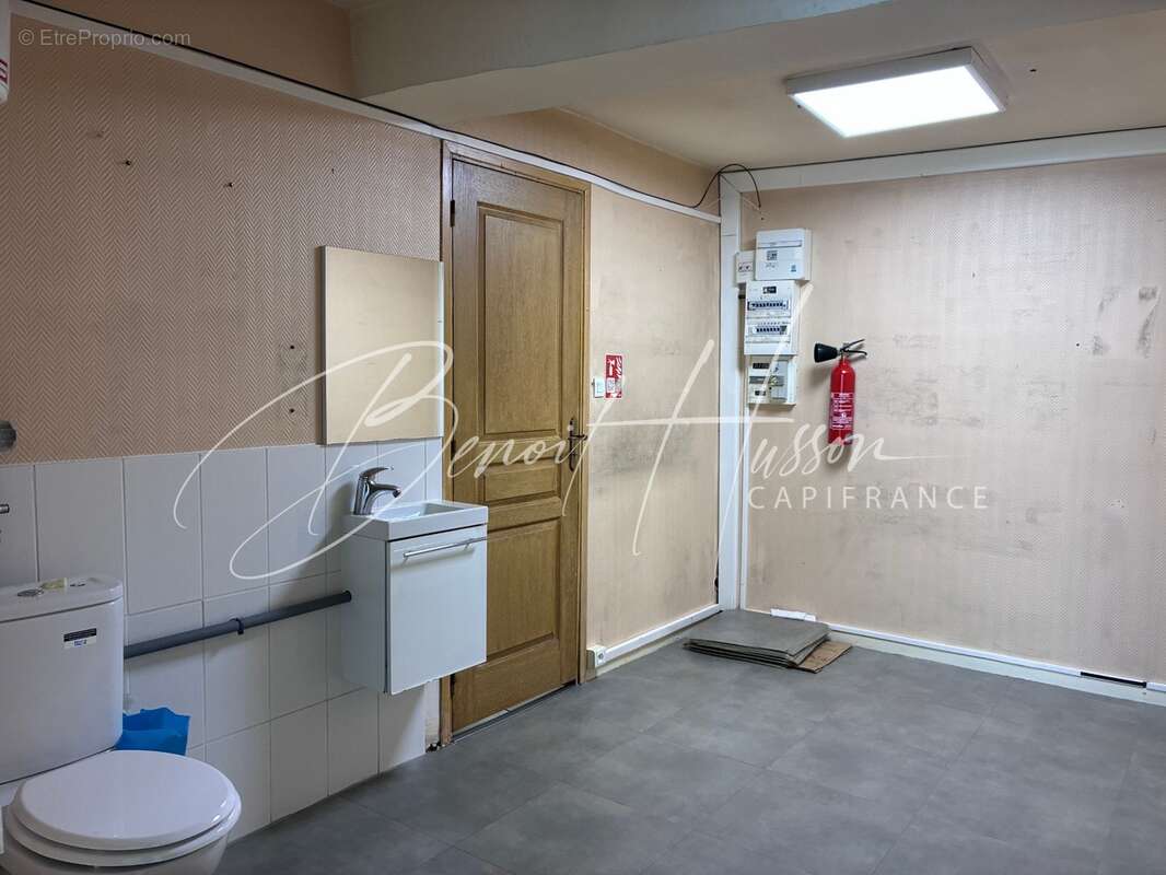 Local commercial de caractère – plain-pied de 116,44 m² (erp) en rdc - photo 9