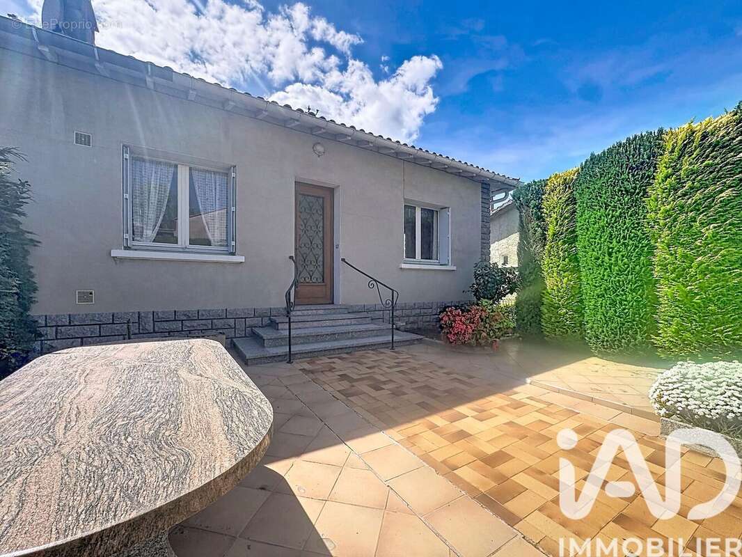 Photo 2 - Maison à LACROUZETTE