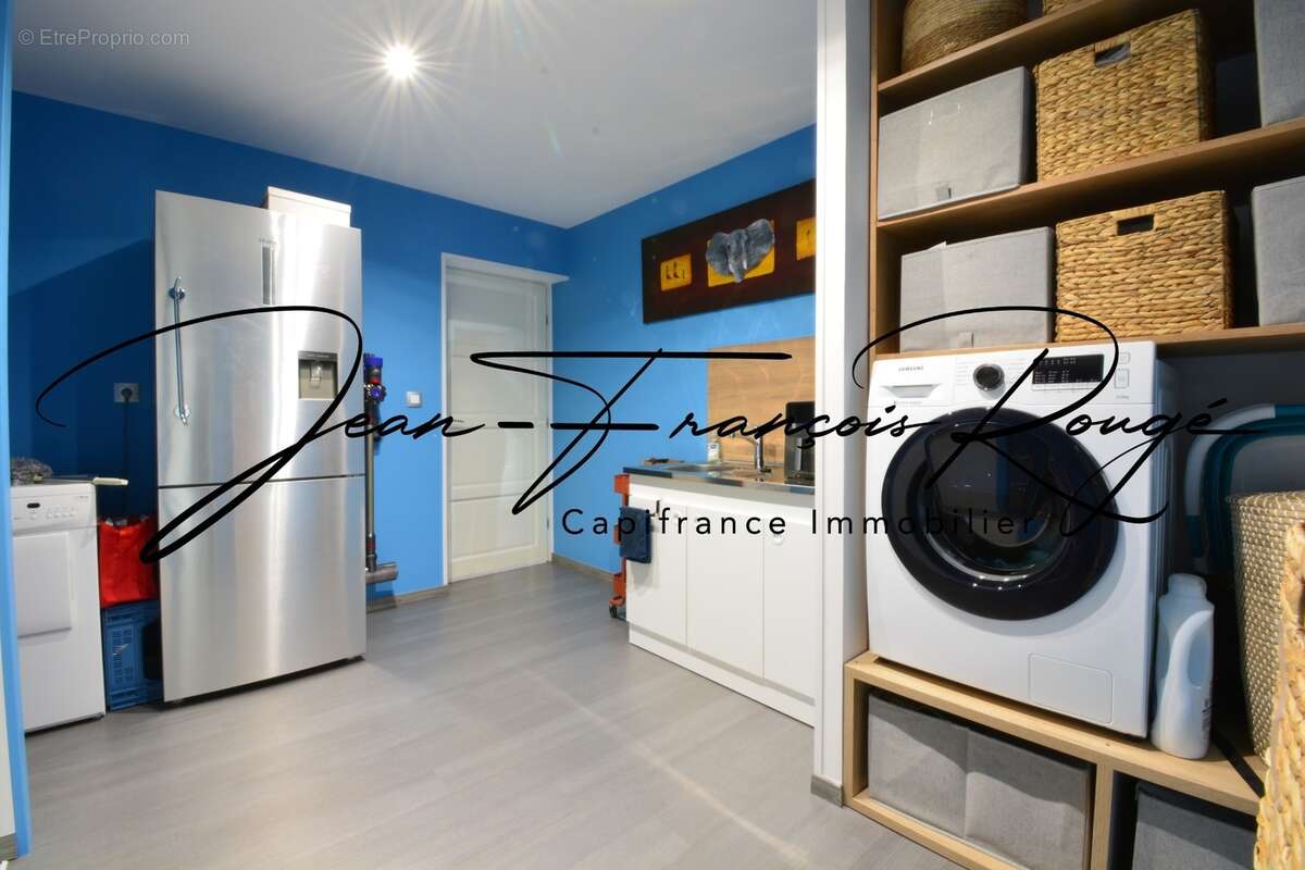 Magnifique plain-pied de 200 m² proche des commerces à Marigny le Lozon !!! - photo 9