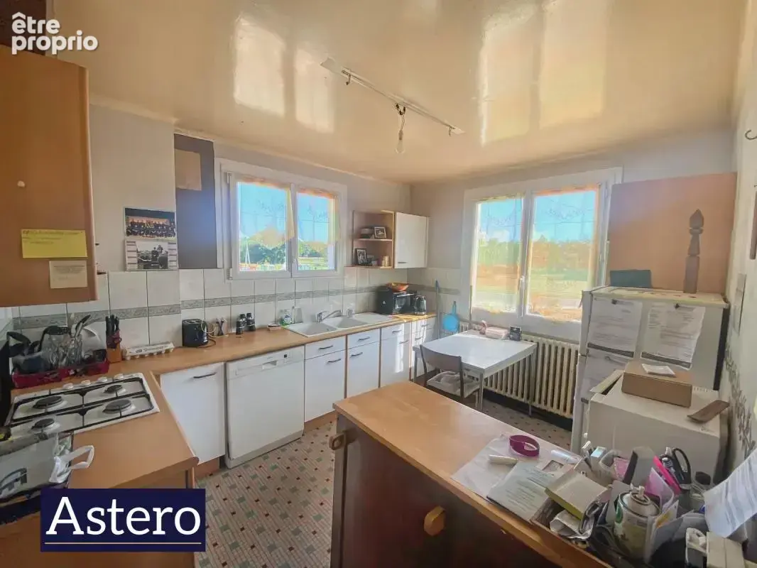 Maison familiale avec beau potentiel - Saint-Caradec - photo 2