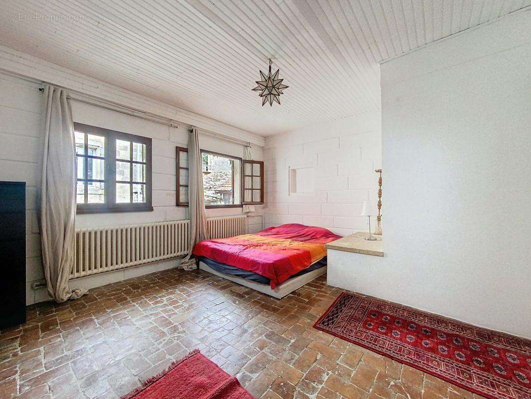 Appartement à VILLENEUVE-LES-AVIGNON