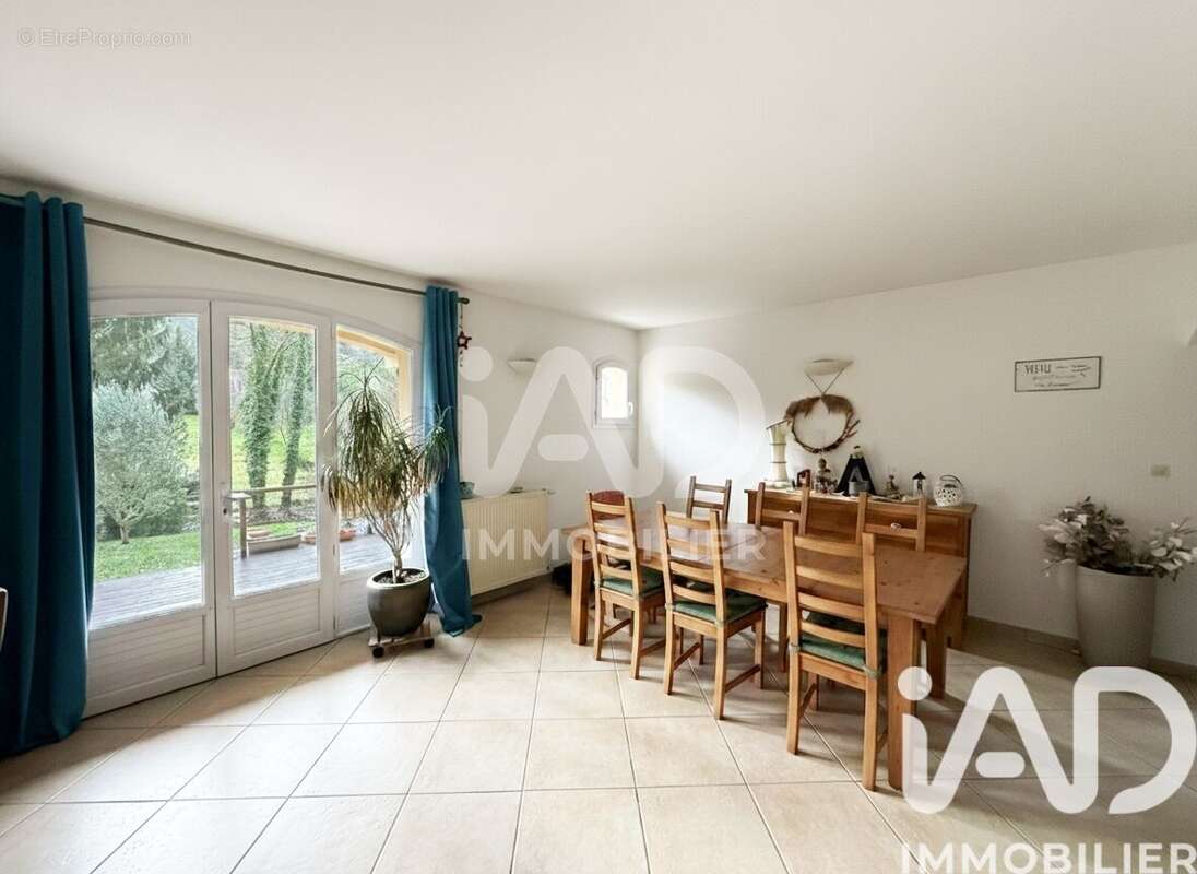 Maison 139 m² à Notre-Dame-De-L'isle  - photo 6
