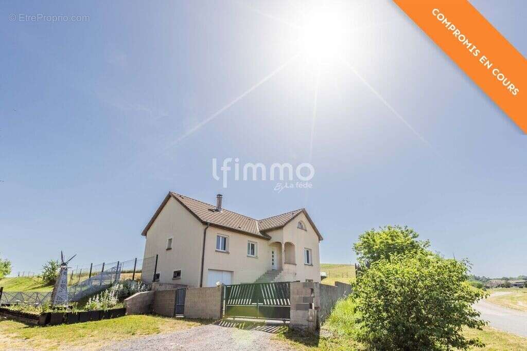Sous Compromis : Maison Individuelle, Familiale, en pleine campa - photo 2