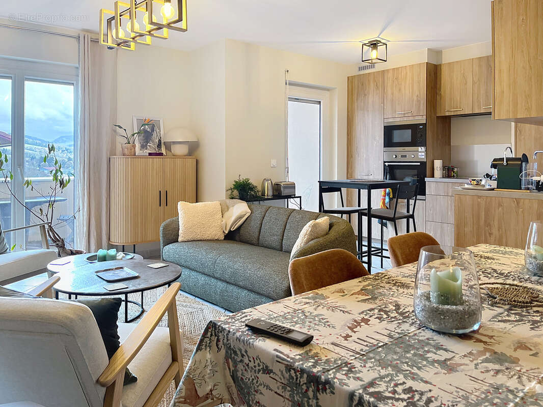 Appartement à CRANVES-SALES