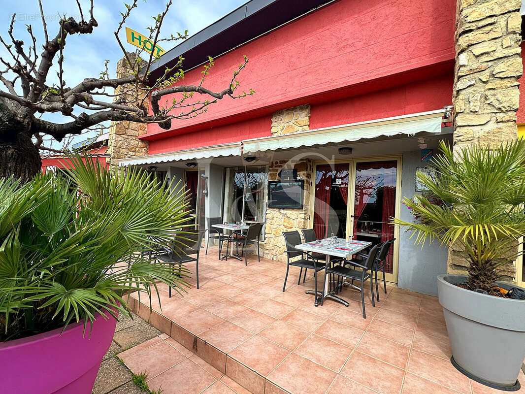 Commerce à SUZE-LA-ROUSSE