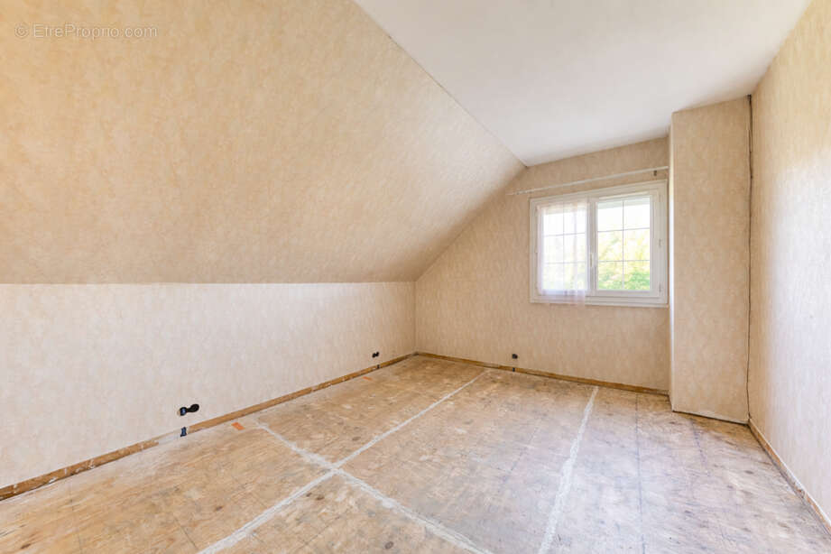 Maison à OZOIR-LA-FERRIERE