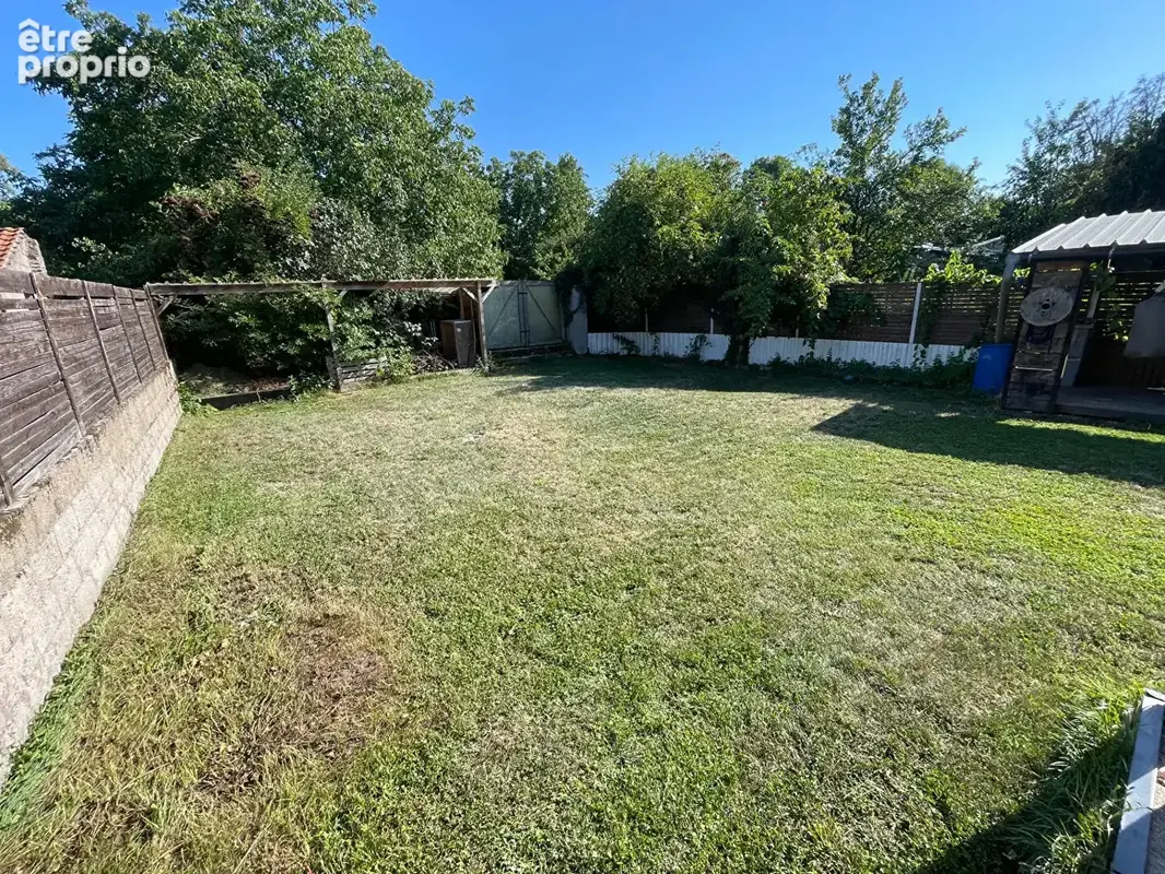 Maison de village rénovée avec jardin clos - Exclusivité - photo 3