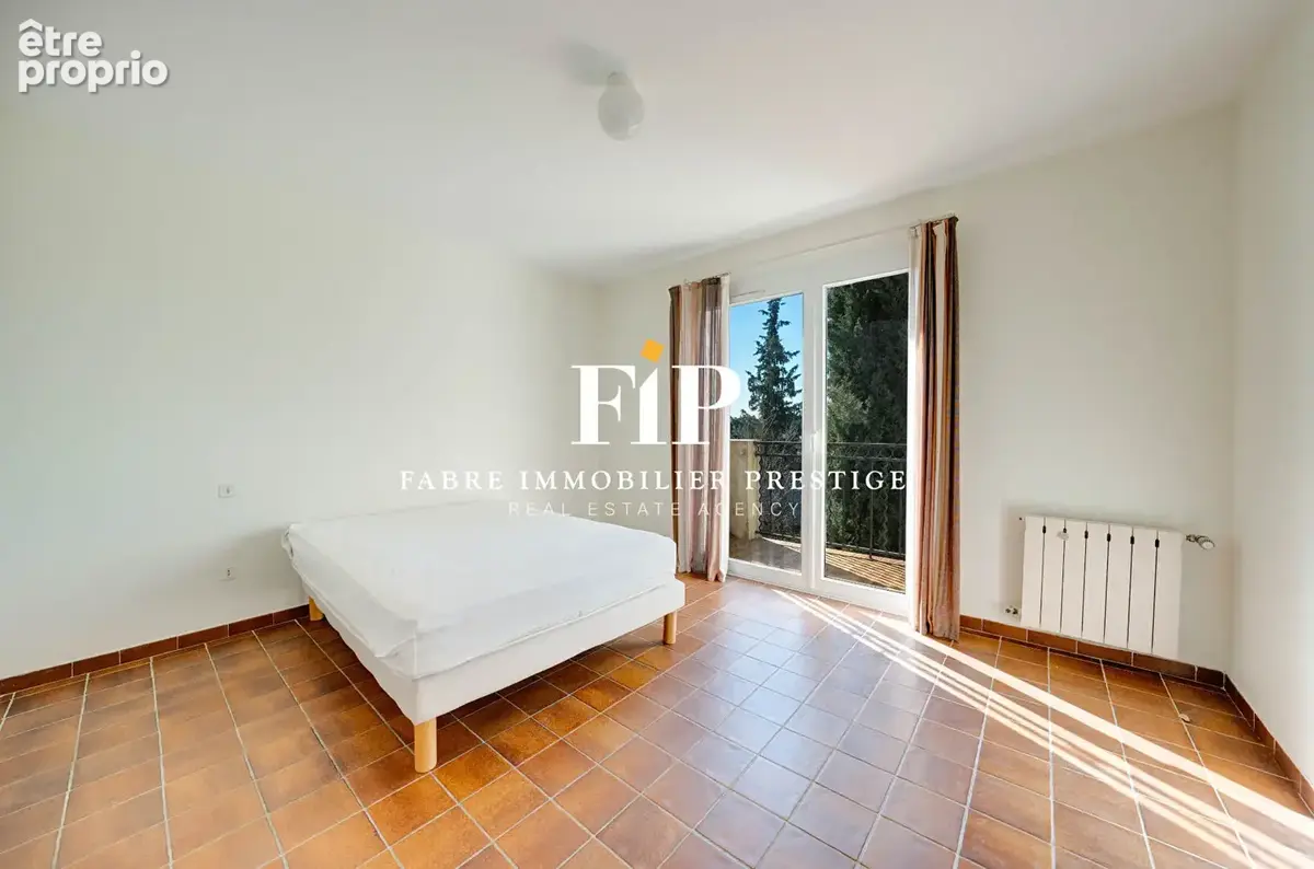 À 2 km du centre d'Aix ? Maison 250 m² , 10 pièces, avec vue - photo 9