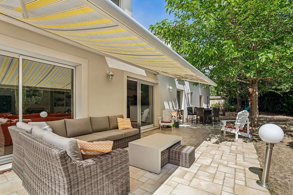 Le vesinet sud, 8 mn rer, maison contemporaine de 261 m² - 5 chambres - terrain 1000 m² - photo 18