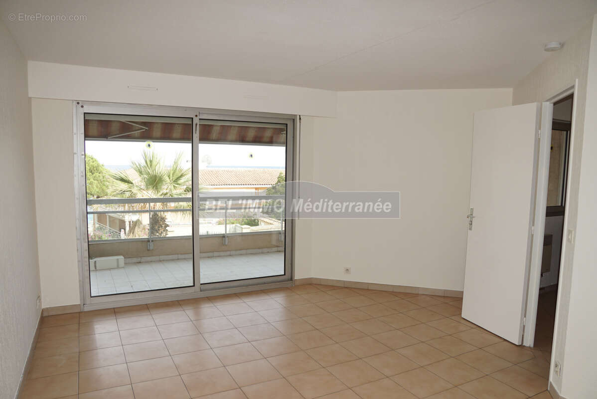 F3, Terrasse et Garage - photo 3