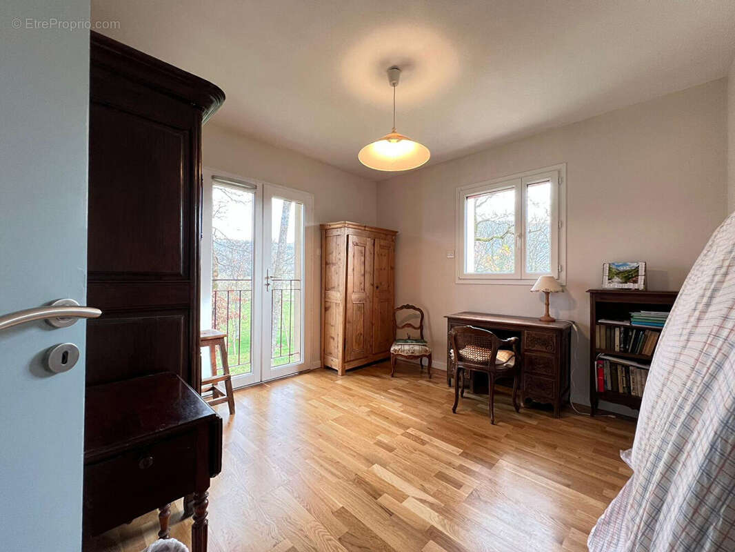 Maison à CHAVANNES-SUR-SURAN