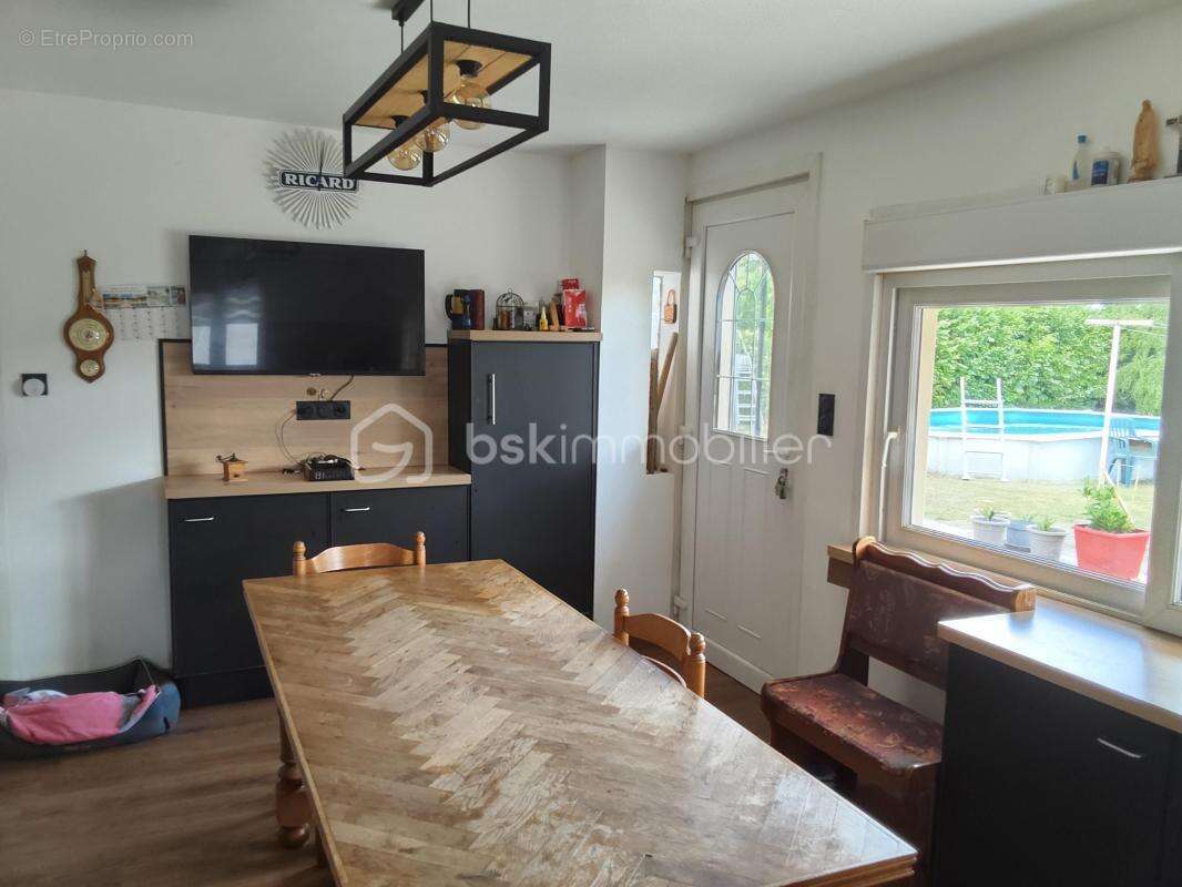 Coup de coeur assuré pour cette belle maison familiale de 149m2 sur un écrin de verdure de 1535m2 à 5 minutes de Saint-Quentin - photo 2