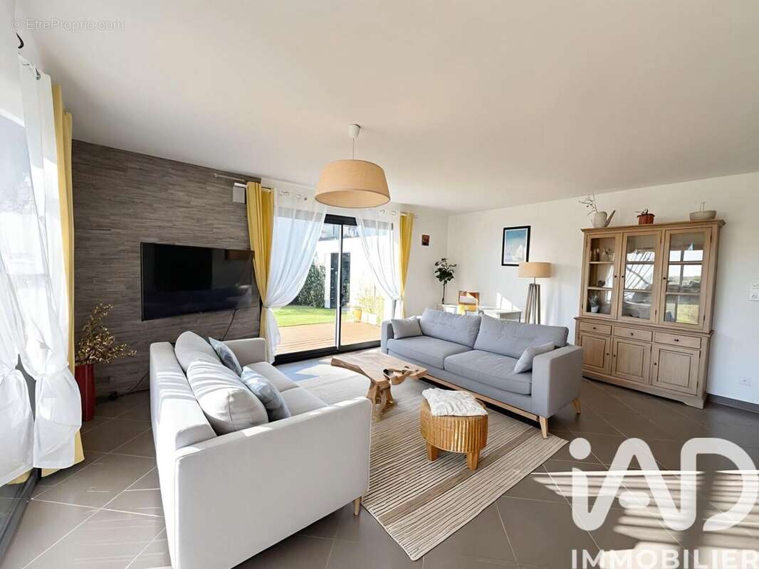 Maison 162 m² à La Jarrie  - photo 7