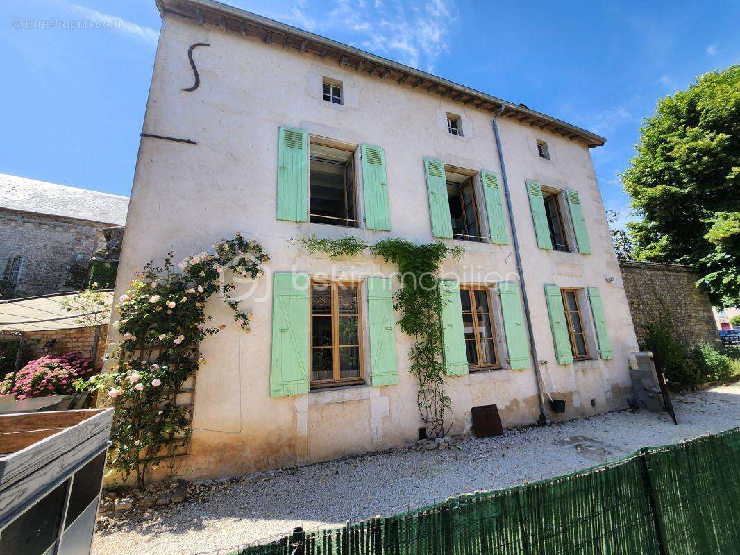 Maison à ROUILLE