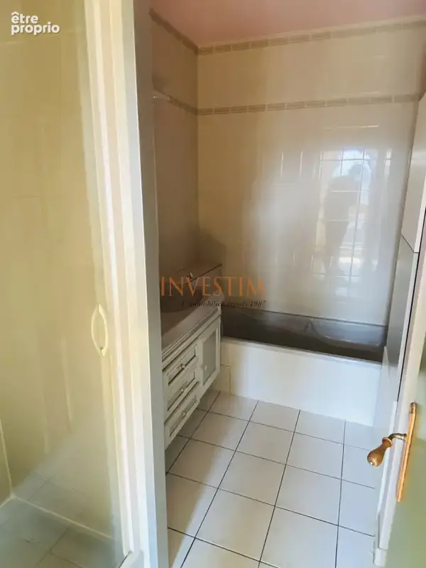 Appartement t4 en residence - proche centre ville de blois - photo 5