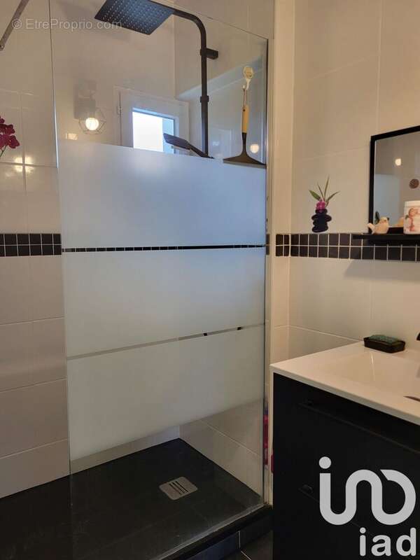 Photo 7 - Maison à SAINT-MEDARD-DE-GUIZIERES