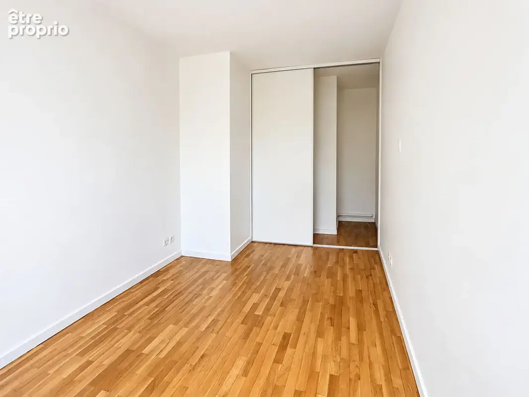 Villeurbanne Gratte-Ciel T2 35,39 m²  Quatrième étage avec balcons et garage - photo 6