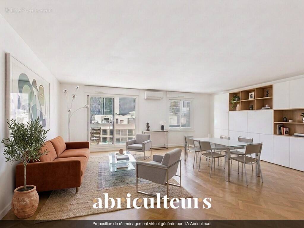 Appartement à COURBEVOIE