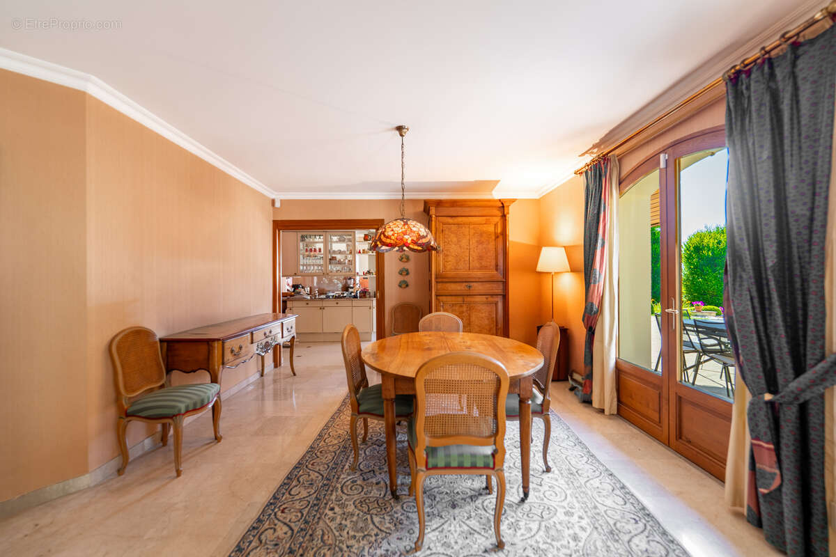 Maison à DIVONNE-LES-BAINS