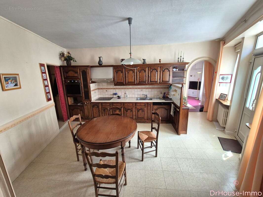 Maison 144 m² à Gorron  - photo 8