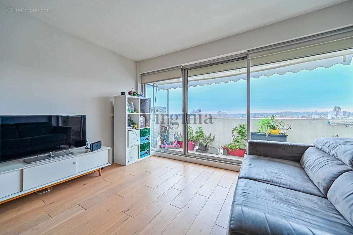 Appartement à CHARENTON-LE-PONT